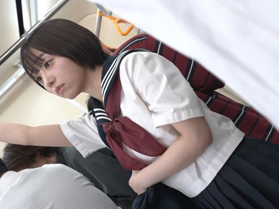 通学中の女子高生に狙いを定め好き放題に！