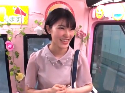 「出ちゃう…オシッコぉ！」耐えられなくなったアイドル顔JDが赤面→大量種付けに唖然ｗ